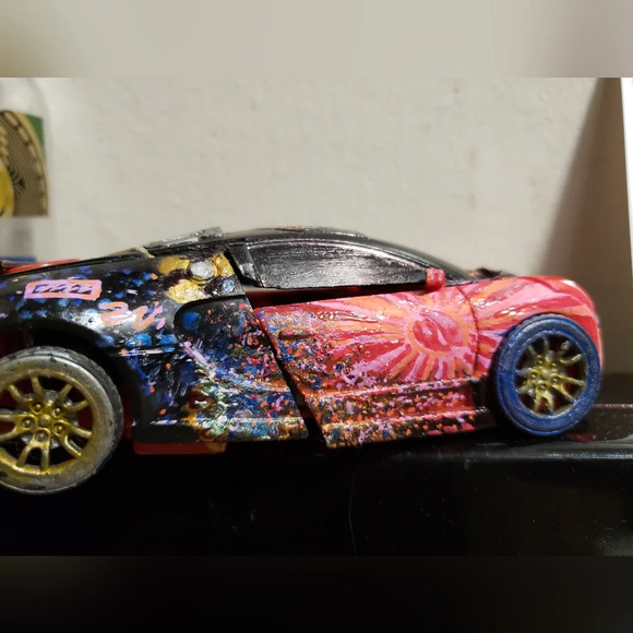 Transformer Bugatti collectible - Picture 2 of 9